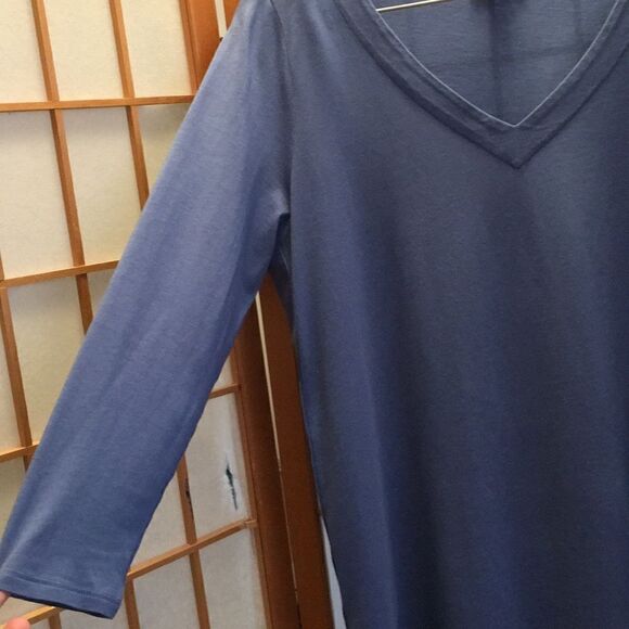 J Jill 3/4” sleeve Vneck Tunic w/ button down side - Picture 4 of 8